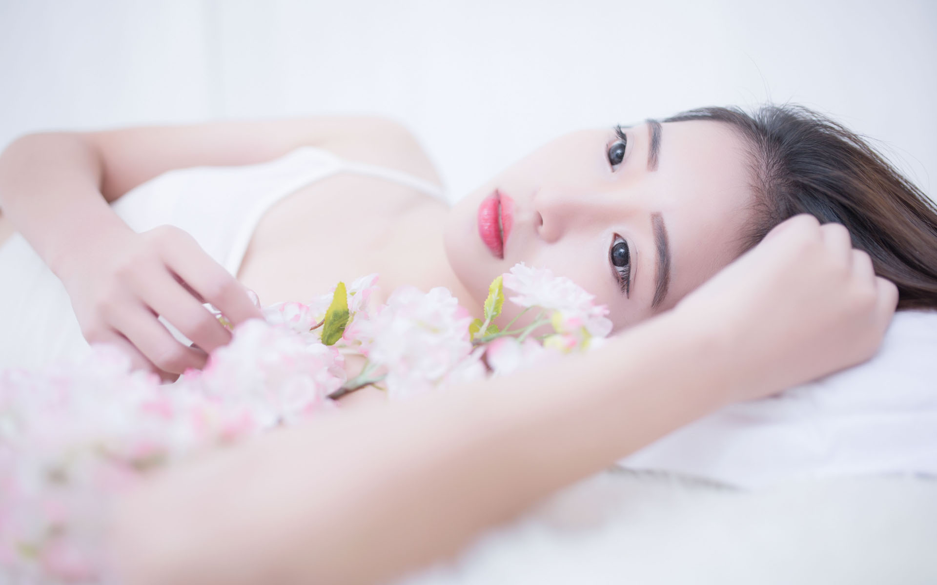 人民日报：无关工作的线上打卡，岂能转发给社区干部？